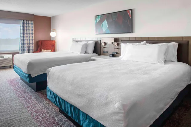 1 Bedroom, Suite, 2 Queen Beds, Sofa, Hilton Garden Inn Roanoke Rapids 2/4