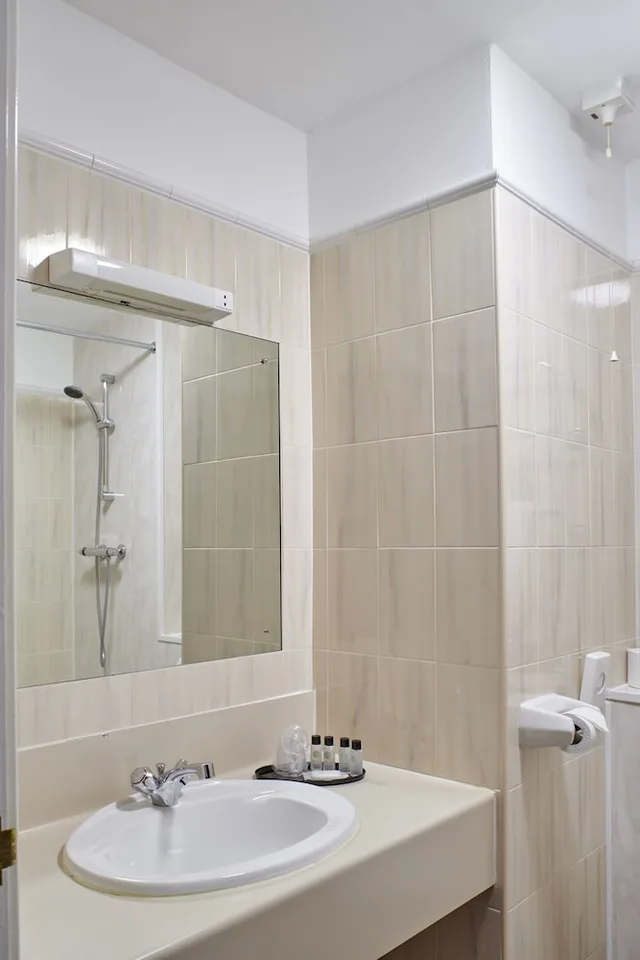 غرفة قياسية مفردة، The Regency Hotel Solihull Formely Corus Solihull Hotel 13/16