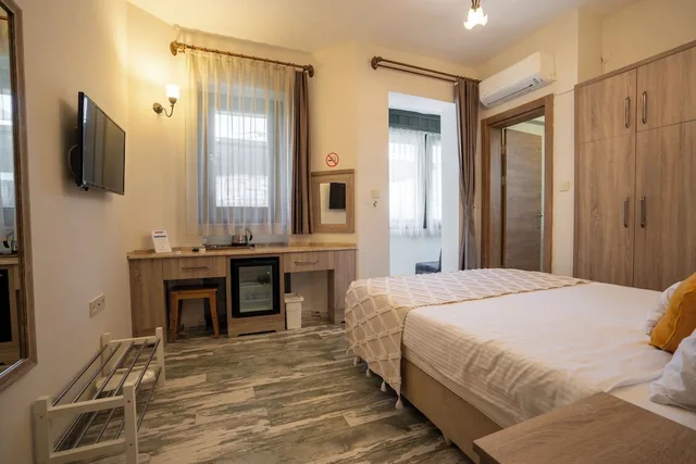 غرفة كلاسيكية بسرير مزدوج بإطلالة على البحر، Villa Marine Apart Hotel 1/8