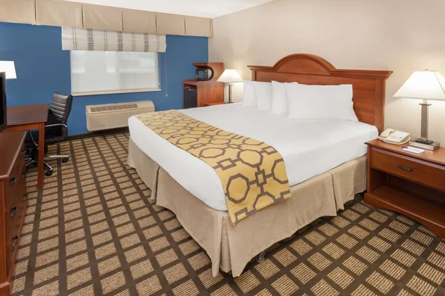 غرفة بسرير كينج، Galesburg Inn and Suites 4/5