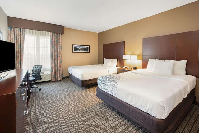 غرفة بسريرين كوين، La Quinta Inn & Suites by Wyndham Bellingham 1/3