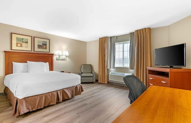 Studio, Queen Bed, CANDLEWOOD SUITES BARTLESVILLE EAST 4/8