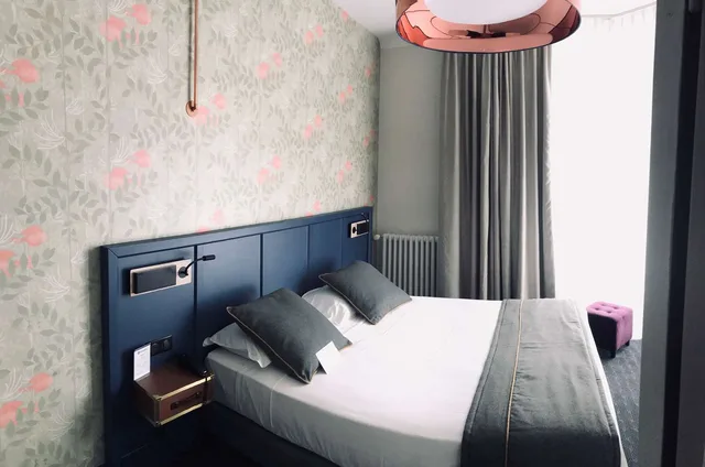 Court, Comfort, Queen Bed, Best Western Hotel Graslin 2/9