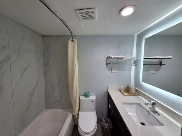 غرفة بسريرين مزدوجين للمدخنين، Budget Inn Roxboro 2/4