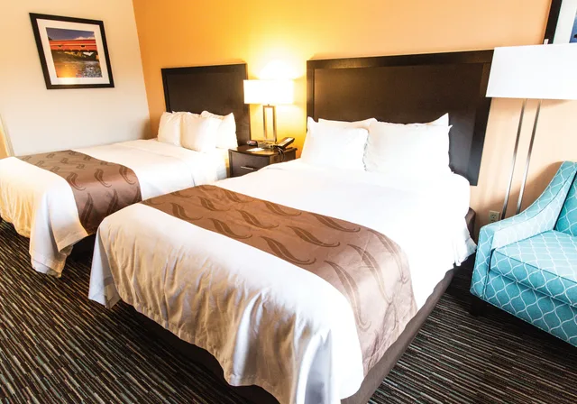 كوخ بسريرين كوين، Cottage Grove Inn 1/4