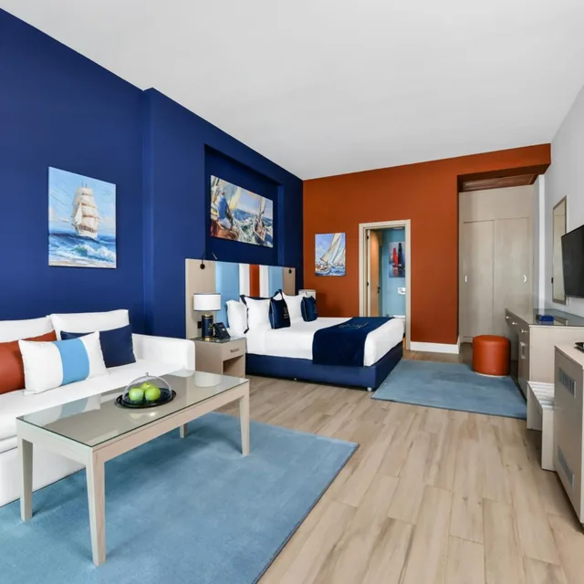 جناح بإطلالة على المسبح، M Hotels at Porto Marina 2/2