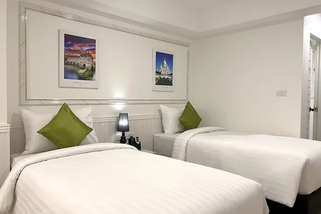 غرفة متصلة عائلية بسرير كوين وسريرين منفصلين، Travelier Hostel 1/3