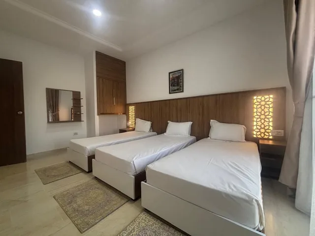 Family Suite, 1 Double and 3 Single Beds, Sea View، Al Baraka 5/10