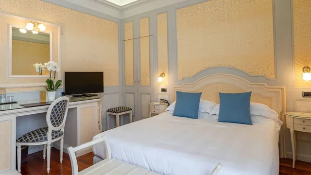 غرفة ديلوكس بسرير مزدوج، Phi Hotel Canalgrande 6/6