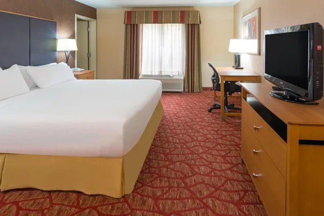 جناح استوديو بسرير كينج لذوي الإعاقة، Holiday Inn Express Grants Pass 2/3