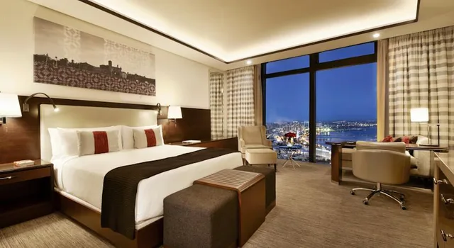 Fairmont, City View، Fairmont Baku Flame Towers 1/1