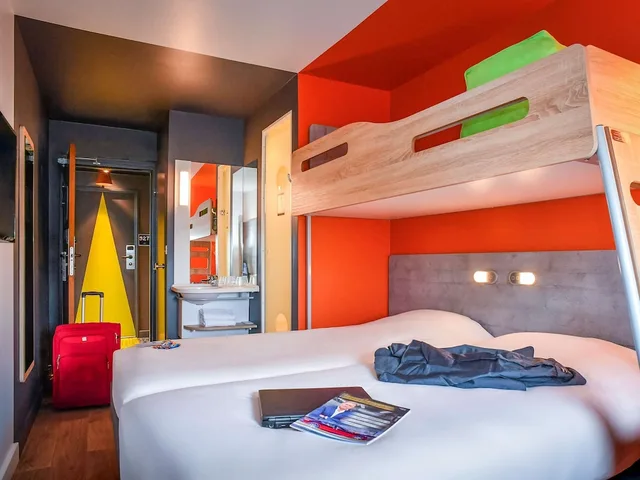 Room, Triple, 3 Beds, Ibis Budget Saint Lo 5/9