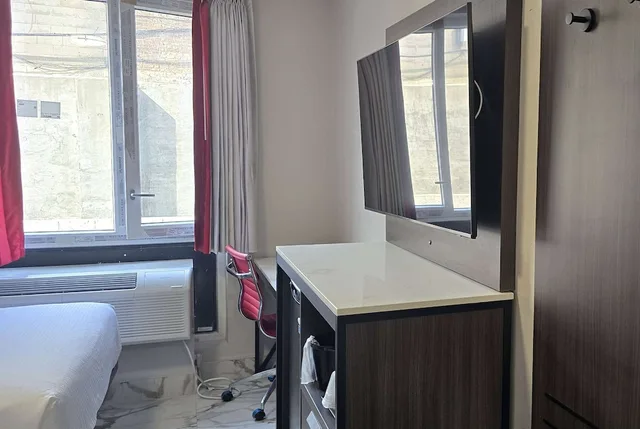 غرفة بسرير كوين، Ramada by Wyndham Brooklyn Empire Blvd 8/8