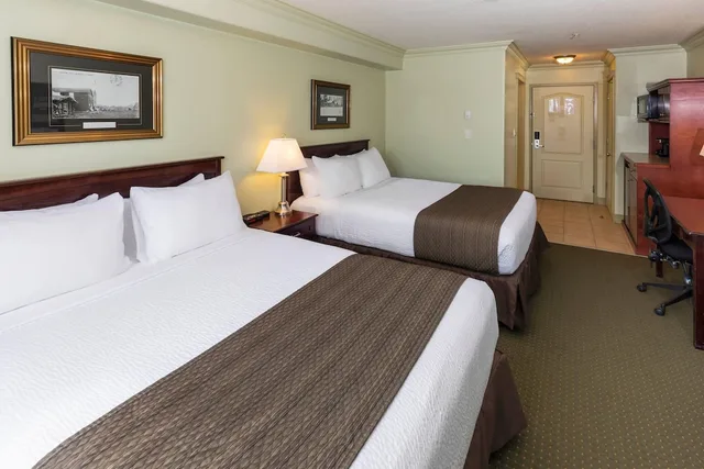 غرفة قياسية بسريرين كوين، Quality Inn & Suites Whitecourt 1/10