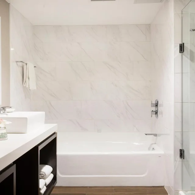 جناح جونيور، Hotel Nikko San Francisco 4/5