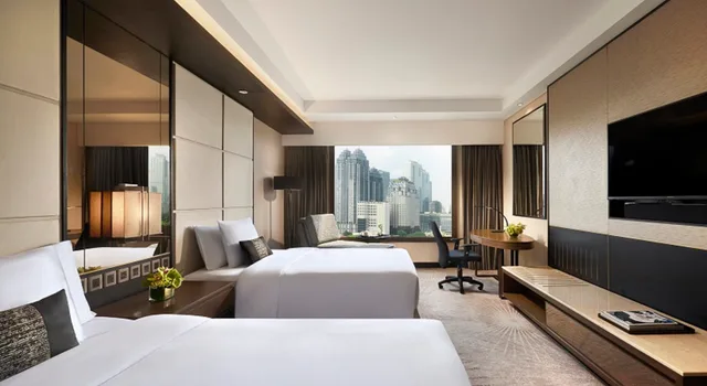 Artsy Twin, ARTOTEL Suites Mangkuluhur 2/4