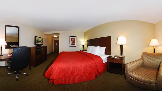 Standard, King Bed, Comfort Inn & Suites Moss Point Pascagoula 6/7