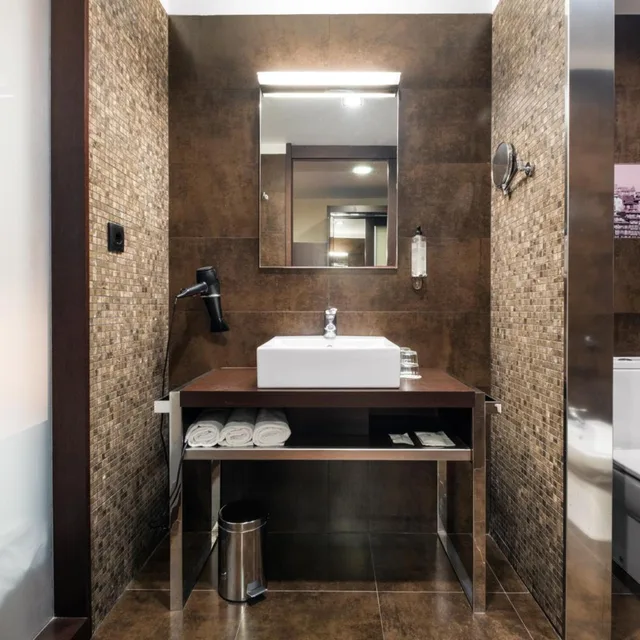 غرفة ثلاثية بشرفة، Axis Porto Business & Spa Hotel 10/10