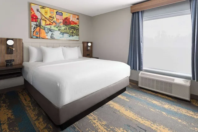غرفة ديلوكس بسرير كينج مع أريكة، La Quinta Inn & Suites by Wyndham Memphis I-240 1/2