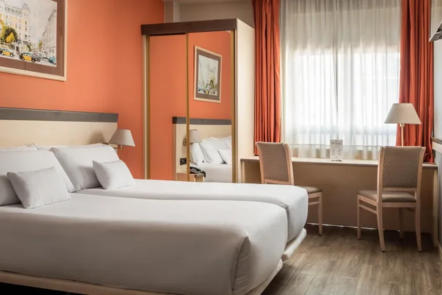 غرفة قياسية بسرير كينج، Petit Palace Trencadis (ex Sunotel Club Central) 2/10
