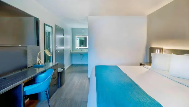 غرفة بسرير كينج لذوي الإعاقة، Motel6 Louisville, KY - Airport - Fair Expo 6/10