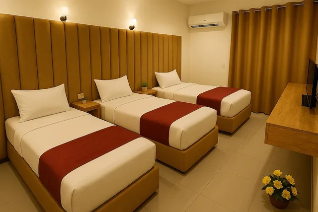 غرفة سوبيريور ثلاثية بثلاثة أسرّة بإطلالة على المدينة، Valencia Hotel 7/10