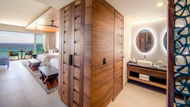 Deluxe, Suite, Triple, Ocean View, Palmaia - The House of AiA 2/3