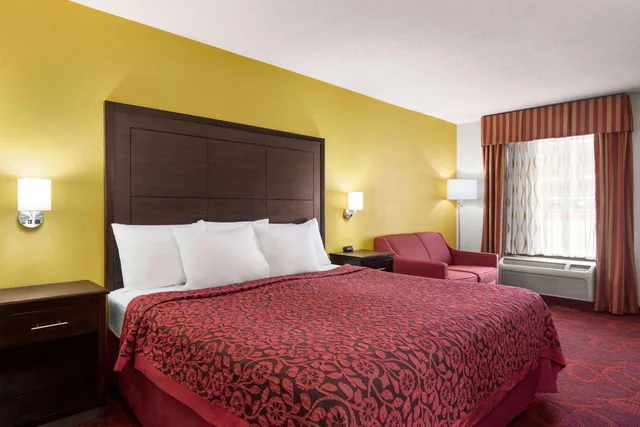 غرفة بسرير كينج للمدخنين، Days Inn by Wyndham Weldon/Roanoke Rapids 1/3