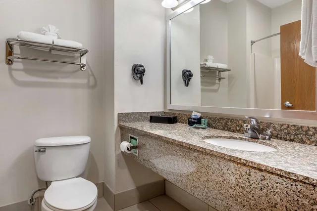 غرفة بسريرين كوين، Best Western Club House Inn & Suites 3/3