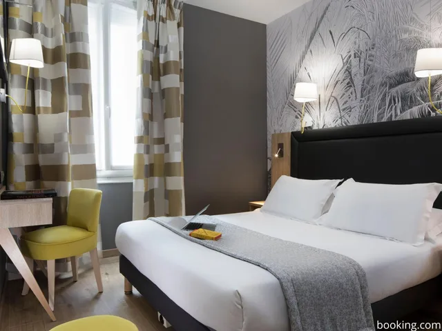 جناح جونيور بسرير كوين مع أريكة، Daumesnil Vincennes Hotel 4/8