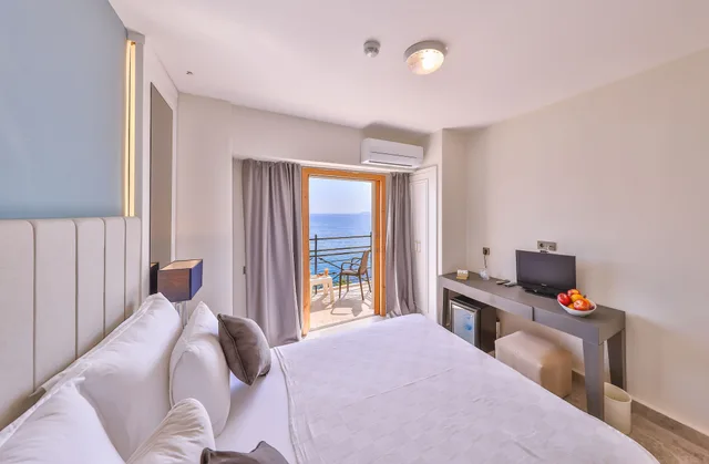 Deluxe, Queen Bed, Sea View, Hera Hotel 1/3