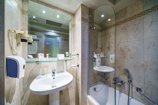غرفة بزنس بسرير كوين، Capsis Hotel Thessaloniki 8/10