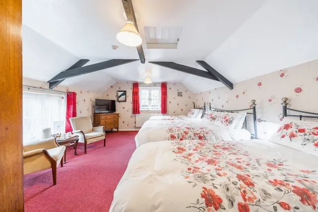 غرفة سوبيريور عائلية رباعية بسرير كينج وسريرين منفصلين، Yallands Farmhouse 1/3