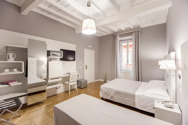 غرفة ثلاثية، Relais Fontana di Trevi 5/10