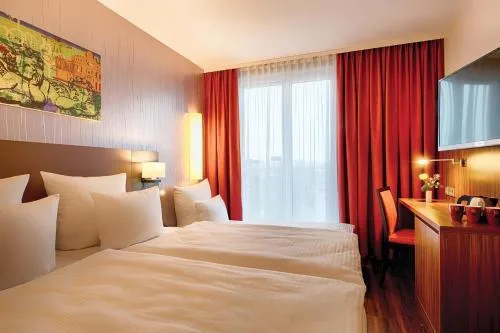 غرفة ثلاثية بسريرين منفصلين مع أريكة، Leonardo Hotel Dresden Altstadt 3/3