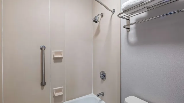 غرفة قياسية بسرير كينج، Best Western Emporia 4/4