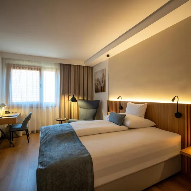 غرفة بسرير كوين، VILA VITA Pannonia 2/5