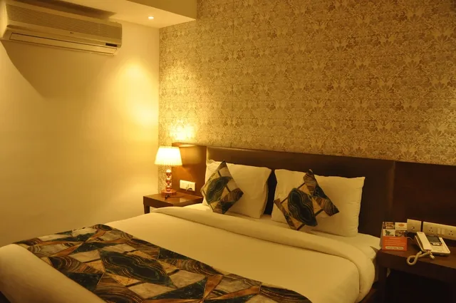 Deluxe, King Bed, Hotel Arch Plaza 10/10