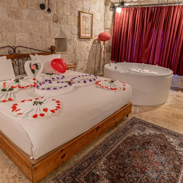 غرفة بسرير كوين بجاكوزي، Dervish Cave House 2/10