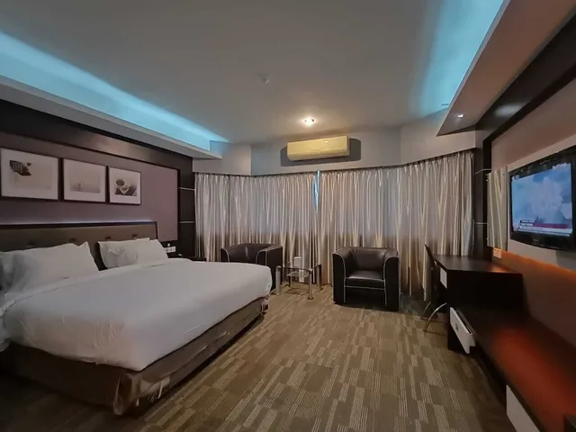 غرفة تنفيذية، OYO 1178 Plaza Hotel Tanjung Pinang 1/2