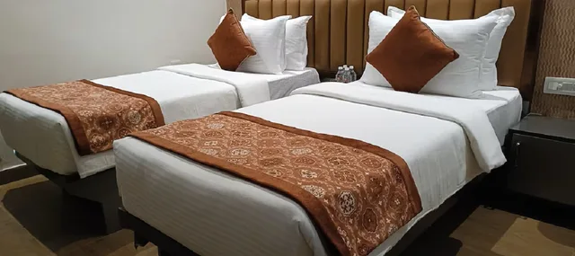 غرفة قياسية بسريرين منفصلين، Grand Continent – Bangalore International Airport 2/2