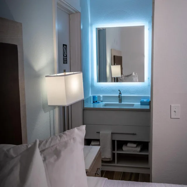 Loft, Suite، Park Lane Hotel and Suites 4/4