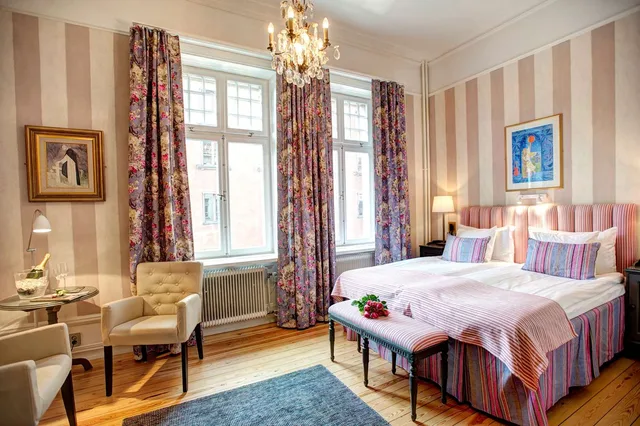 غرفة ديلوكس بسرير كوين بحوض استحمام، Hotel Kung Carl, Worldhotels Crafted 2/3