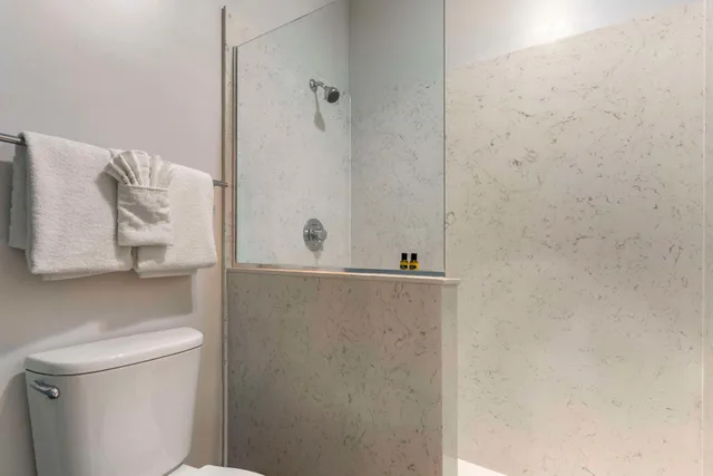 غرفة بسرير كينج، Best Western Plus All Suites Inn 4/4