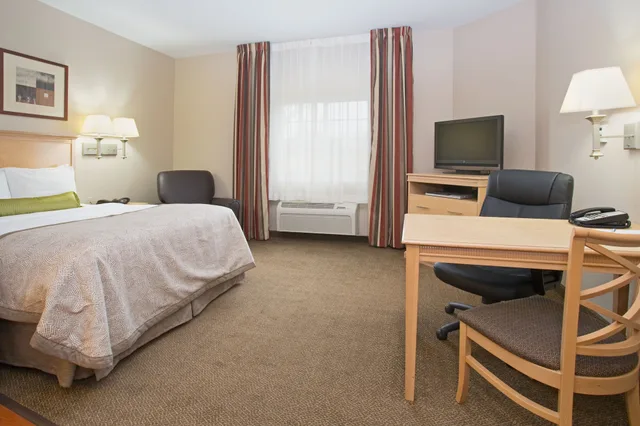 غرفة بسرير كوين بغرفة نوم واحدة، Candlewood Suites Peoria At Grand Prairie 4/9