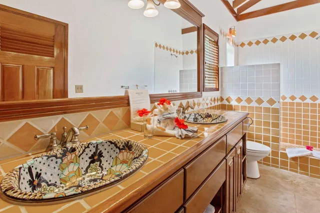 3 Bedrooms, Villa, Beach Front, Kitchen، Hopkins Bay Belize, a Muy'Ono Resort 4/4