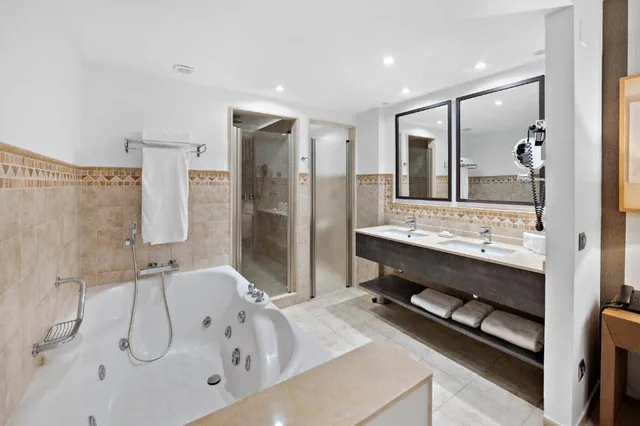 جناح غراند بغرفة نوم واحدة بجاكوزي، Wyndham Grand Costa del Sol 1/1