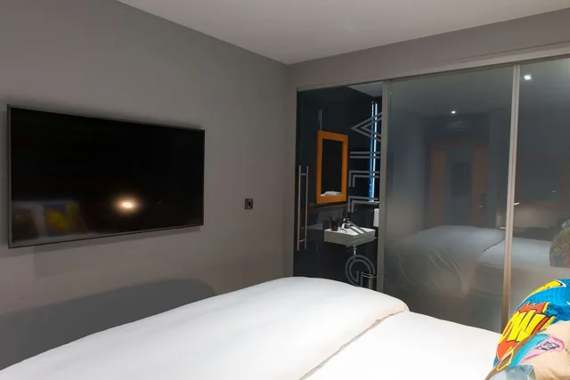 غرفة بسريرين منفصلين، Village Hotel Portsmouth 3/6