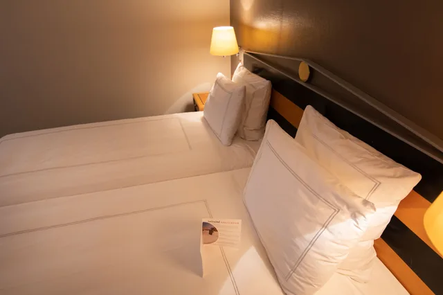 غرفة كلاسيكية بسريرين منفصلين، Swissotel Amsterdam 4/7