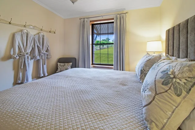 كوخ بريميوم بإطلالة على البحيرة بغرفتي نوم، Stonewell Cottages & Vineyards 2/3
